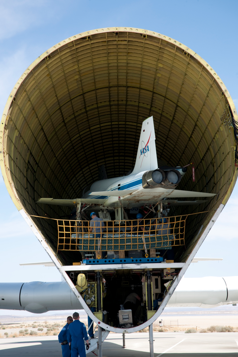 Illustration for article titled Así se transportan cargas gigantescas de un lugar a otro